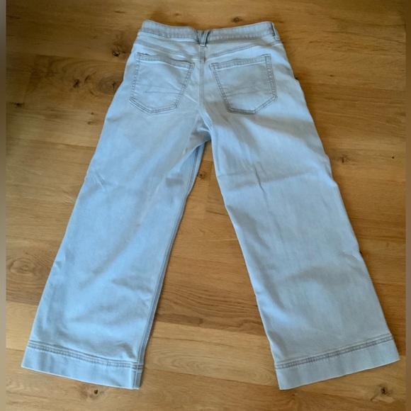 AE Dreamy Drape Stretch Low-Rise Baggy Wide-Leg Jean - Light Wash - short - Picture 6 of 10